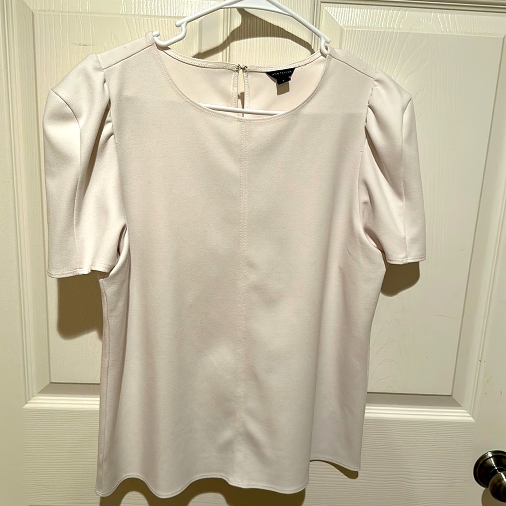 White Ann Taylor medium top professional